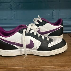 Old purple nike sneakers. Size 7 women’s